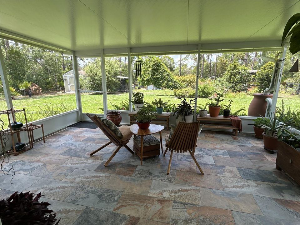 Recently Sold: $269,000 (3 beds, 2 baths, 1111 Square Feet)