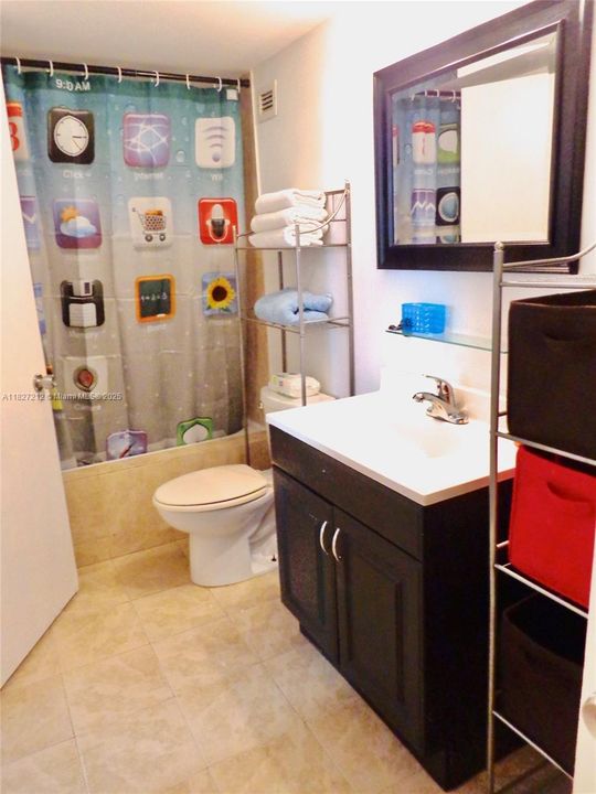 Active With Contract: $109,000 (1 beds, 1 baths, 801 Square Feet)