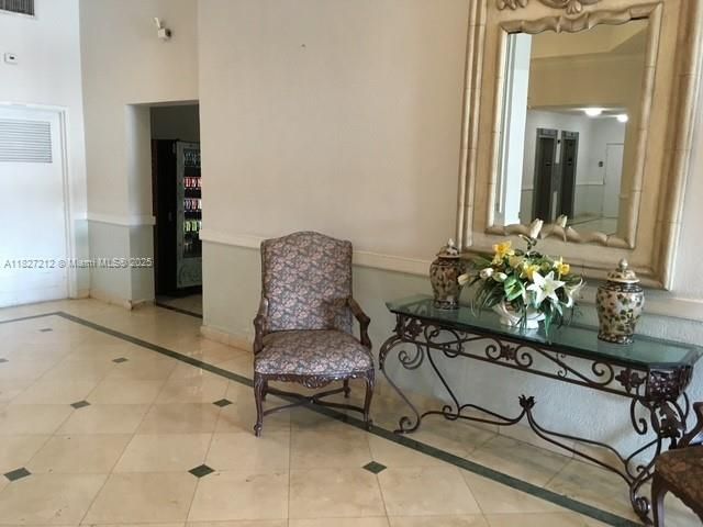 Active With Contract: $109,000 (1 beds, 1 baths, 801 Square Feet)