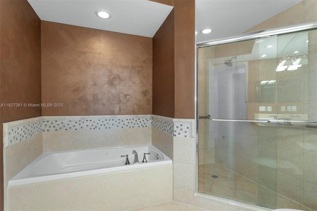 Недавно продано: $595,000 (2 спален, 2 ванн, 1312 Квадратных фут)