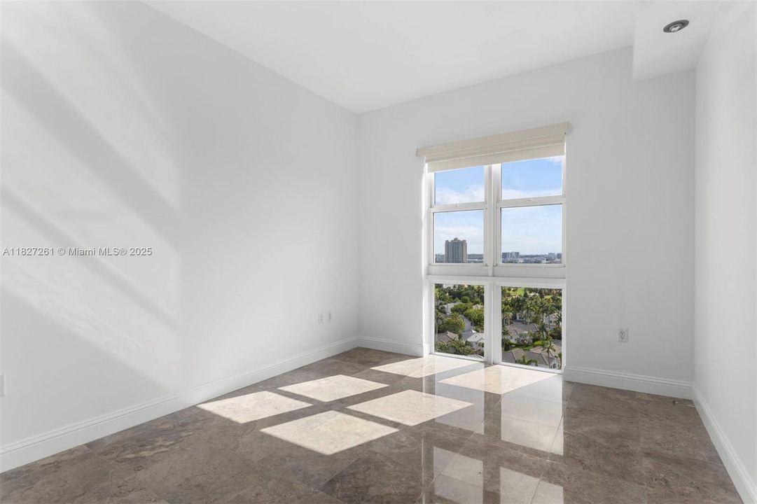 Недавно продано: $595,000 (2 спален, 2 ванн, 1312 Квадратных фут)