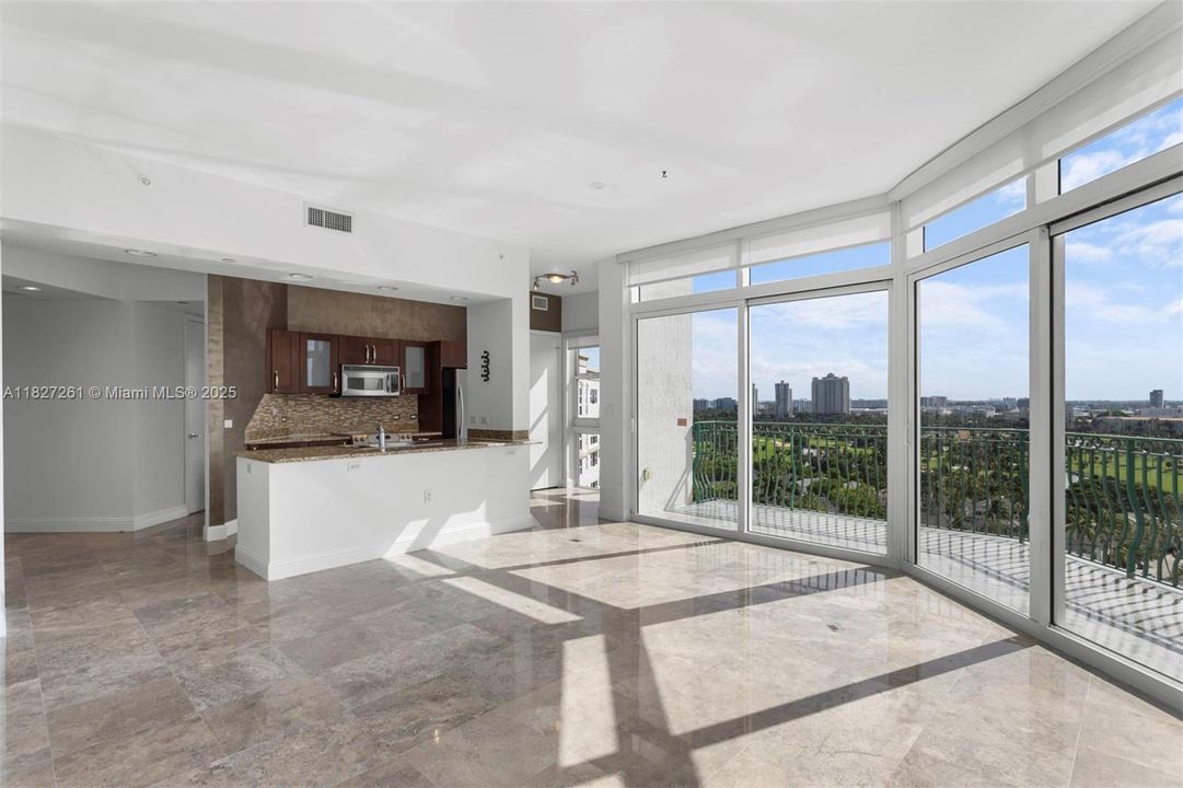 Недавно продано: $595,000 (2 спален, 2 ванн, 1312 Квадратных фут)