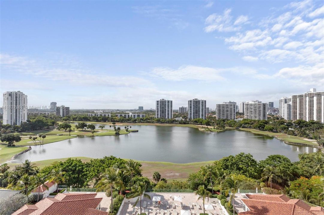 Недавно продано: $595,000 (2 спален, 2 ванн, 1312 Квадратных фут)