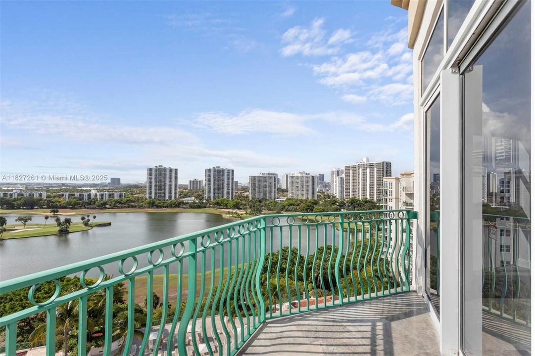 Недавно продано: $595,000 (2 спален, 2 ванн, 1312 Квадратных фут)