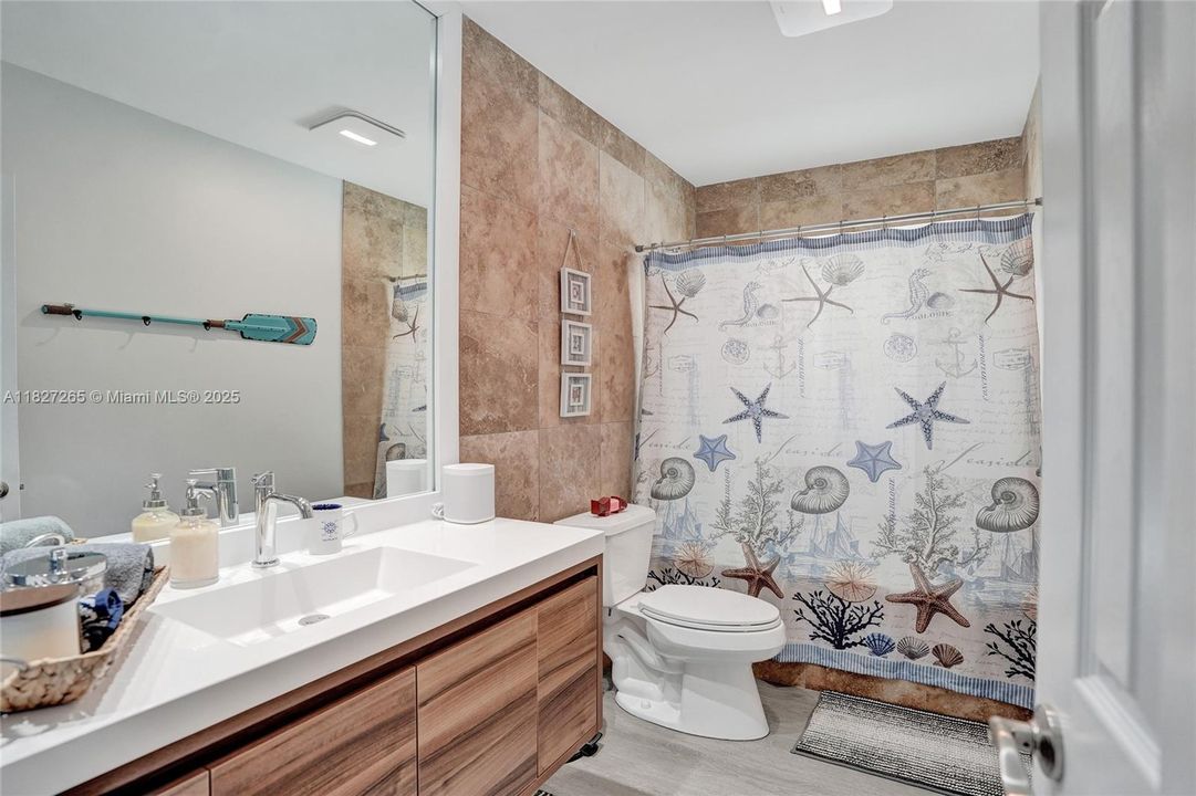 Vendido Recientemente: $995,000 (3 camas, 2 baños, 1581 Pies cuadrados)