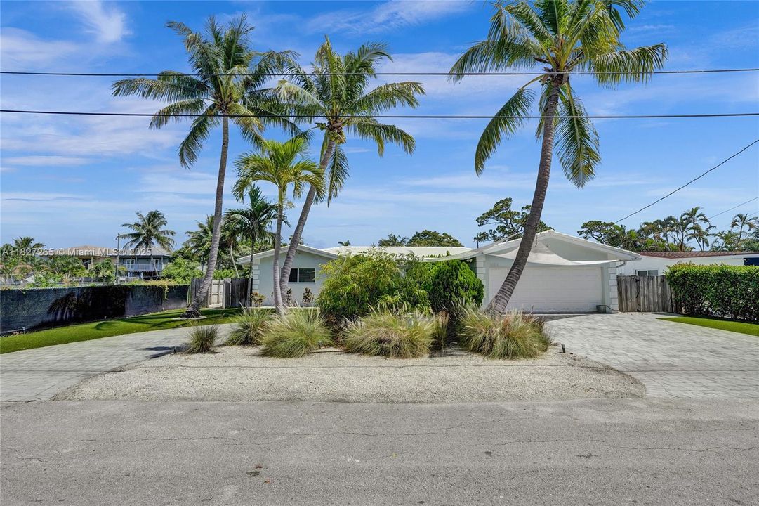 Vendido Recientemente: $995,000 (3 camas, 2 baños, 1581 Pies cuadrados)