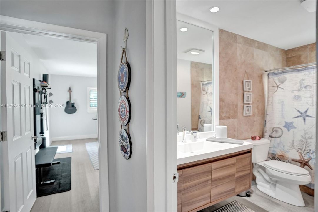 Vendido Recientemente: $995,000 (3 camas, 2 baños, 1581 Pies cuadrados)