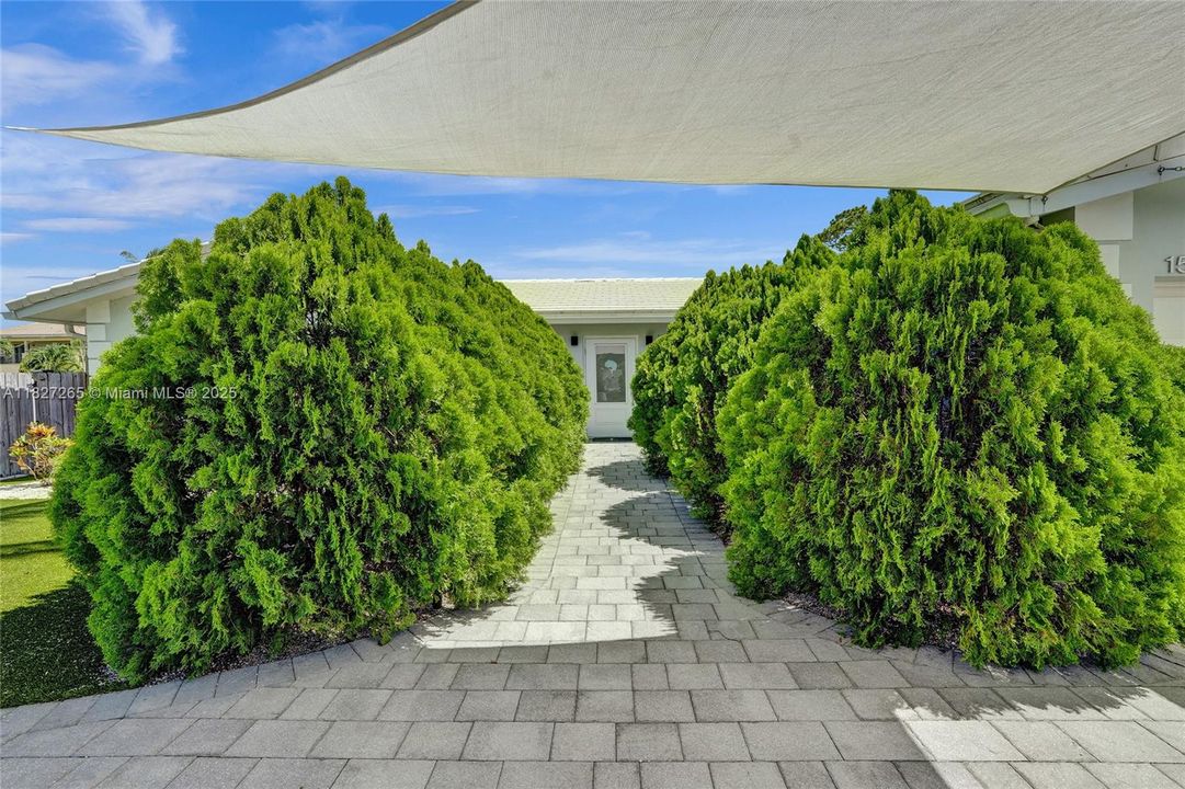 Vendido Recientemente: $995,000 (3 camas, 2 baños, 1581 Pies cuadrados)