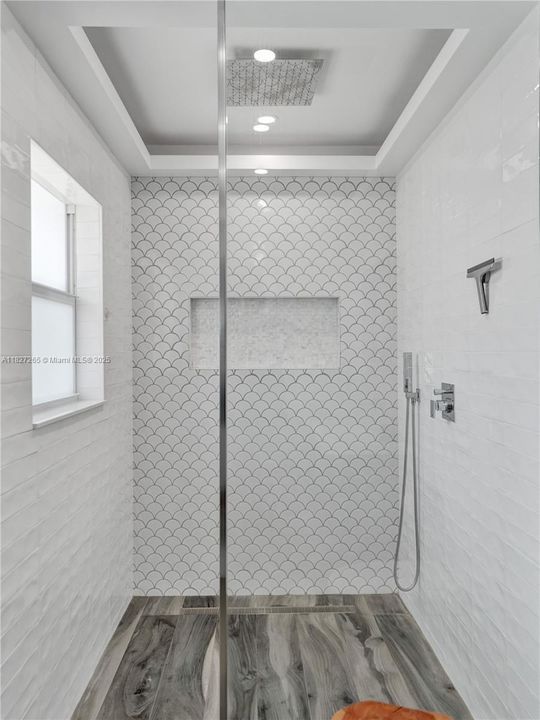 Vendido Recientemente: $995,000 (3 camas, 2 baños, 1581 Pies cuadrados)