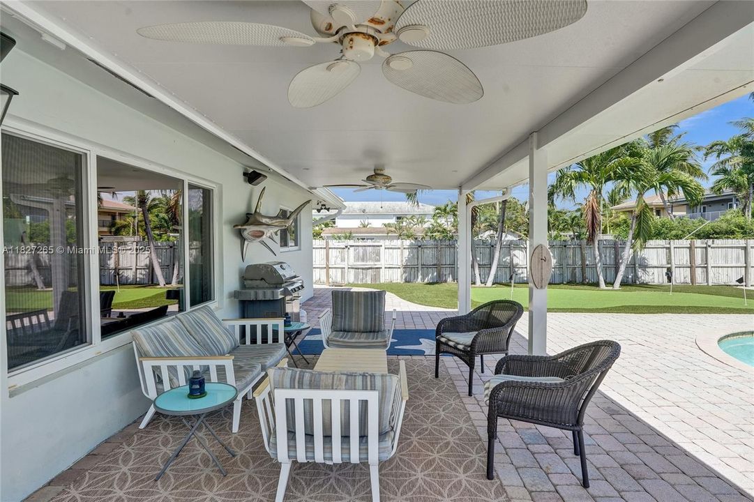 Vendido Recientemente: $995,000 (3 camas, 2 baños, 1581 Pies cuadrados)