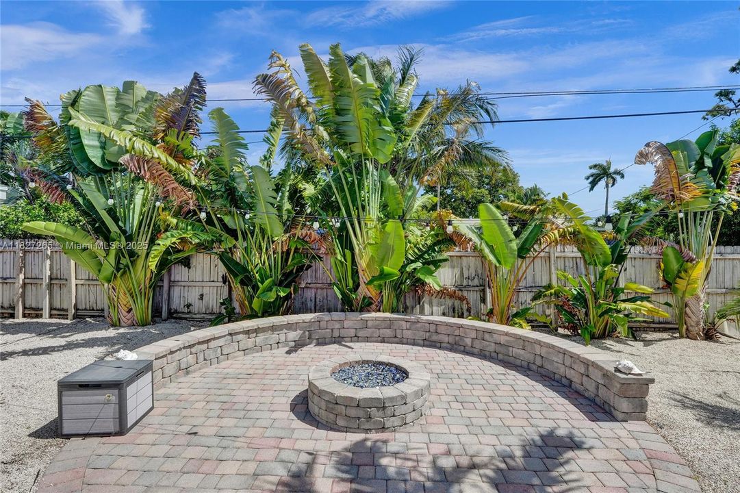 Vendido Recientemente: $995,000 (3 camas, 2 baños, 1581 Pies cuadrados)