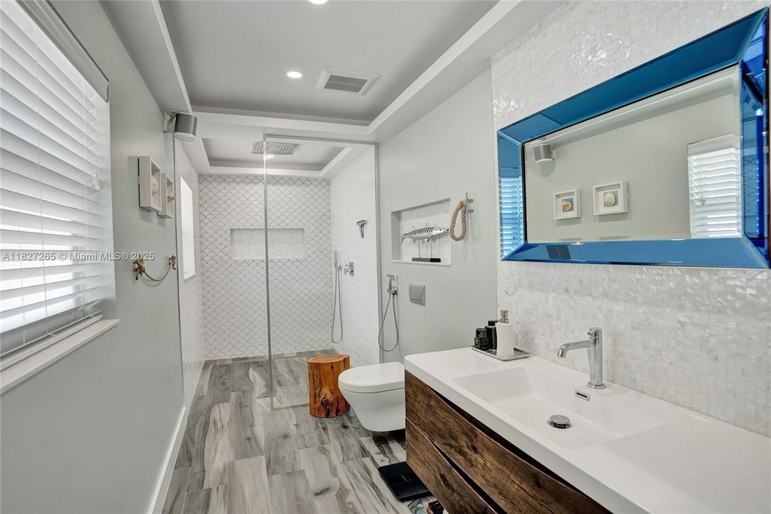 Vendido Recientemente: $995,000 (3 camas, 2 baños, 1581 Pies cuadrados)