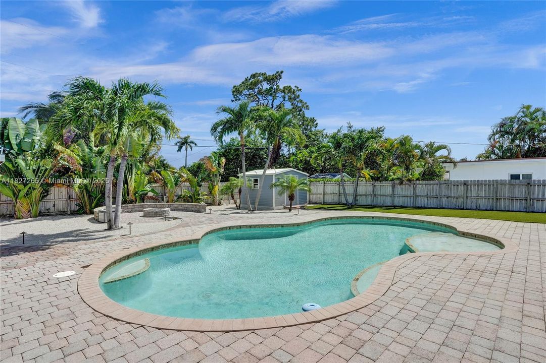 Vendido Recientemente: $995,000 (3 camas, 2 baños, 1581 Pies cuadrados)