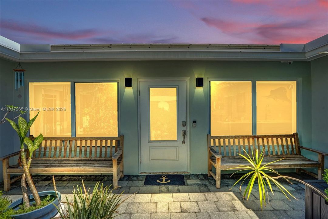 Vendido Recientemente: $995,000 (3 camas, 2 baños, 1581 Pies cuadrados)