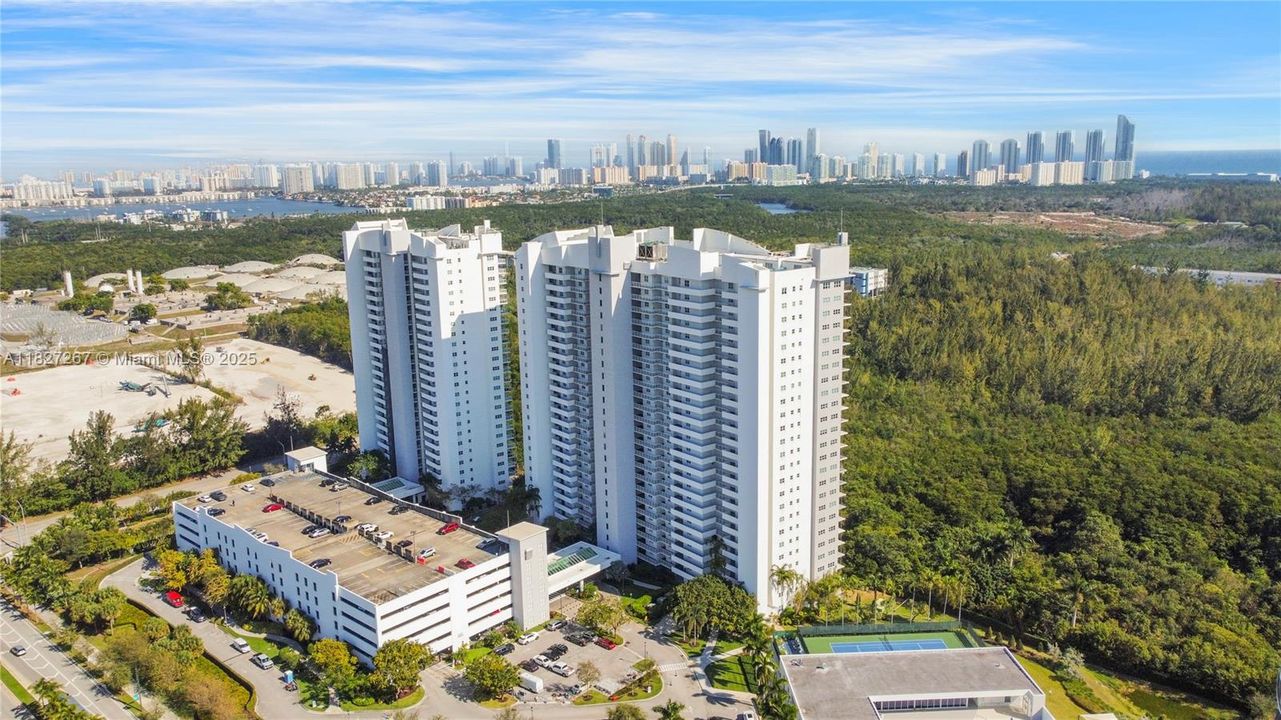 Недавно продано: $340,000 (2 спален, 2 ванн, 1758 Квадратных фут)