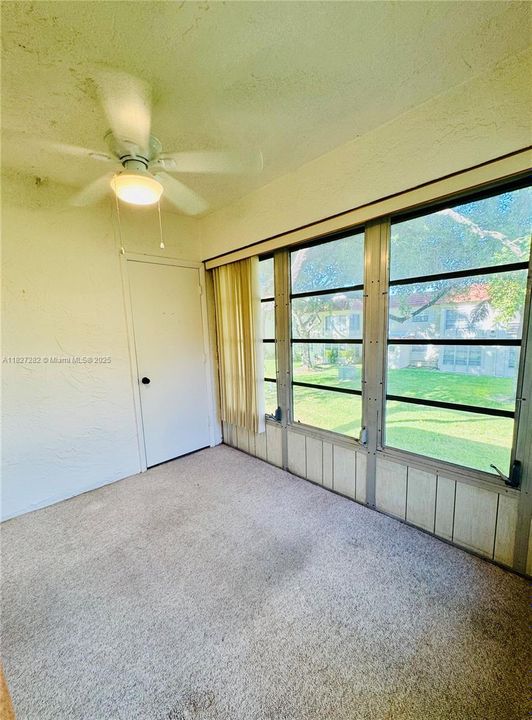 For Sale: $59,900 (1 beds, 1 baths, 680 Square Feet)