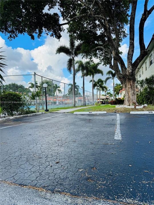 For Sale: $59,900 (1 beds, 1 baths, 680 Square Feet)