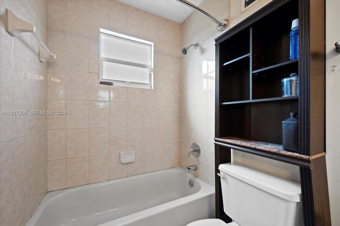 En Venta: $319,900 (3 camas, 2 baños, 1668 Pies cuadrados)