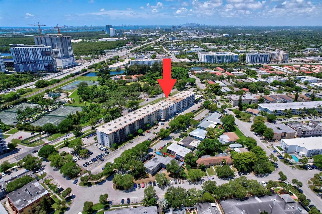 Recently Sold: $189,900 (1 beds, 1 baths, 728 Square Feet)