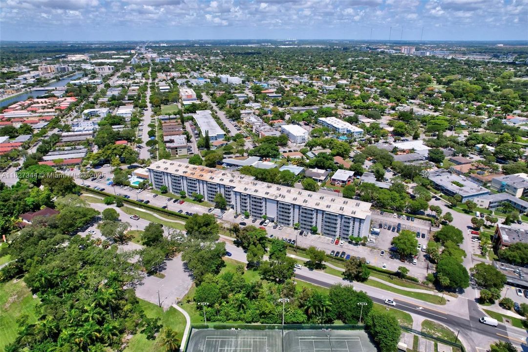 Recently Sold: $189,900 (1 beds, 1 baths, 728 Square Feet)