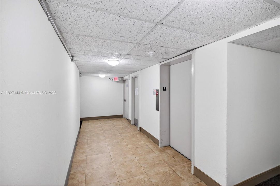 Recently Sold: $189,900 (1 beds, 1 baths, 728 Square Feet)