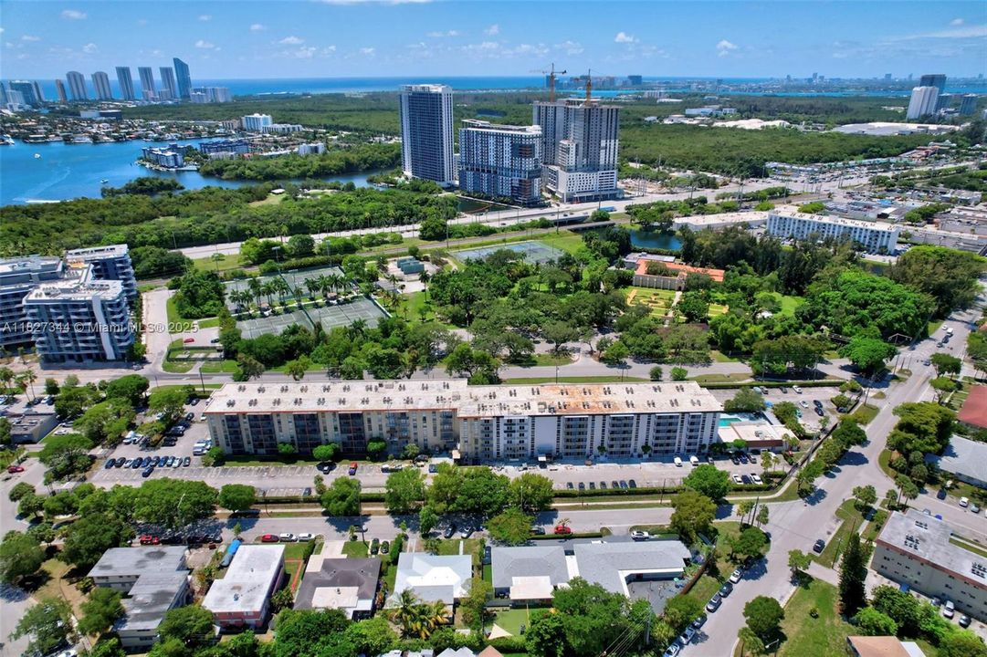 Recently Sold: $189,900 (1 beds, 1 baths, 728 Square Feet)