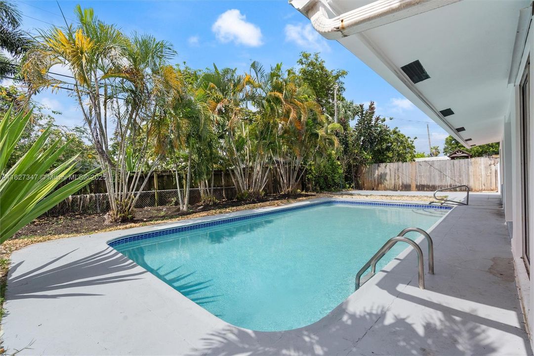 Недавно продано: $490,000 (3 спален, 2 ванн, 916 Квадратных фут)