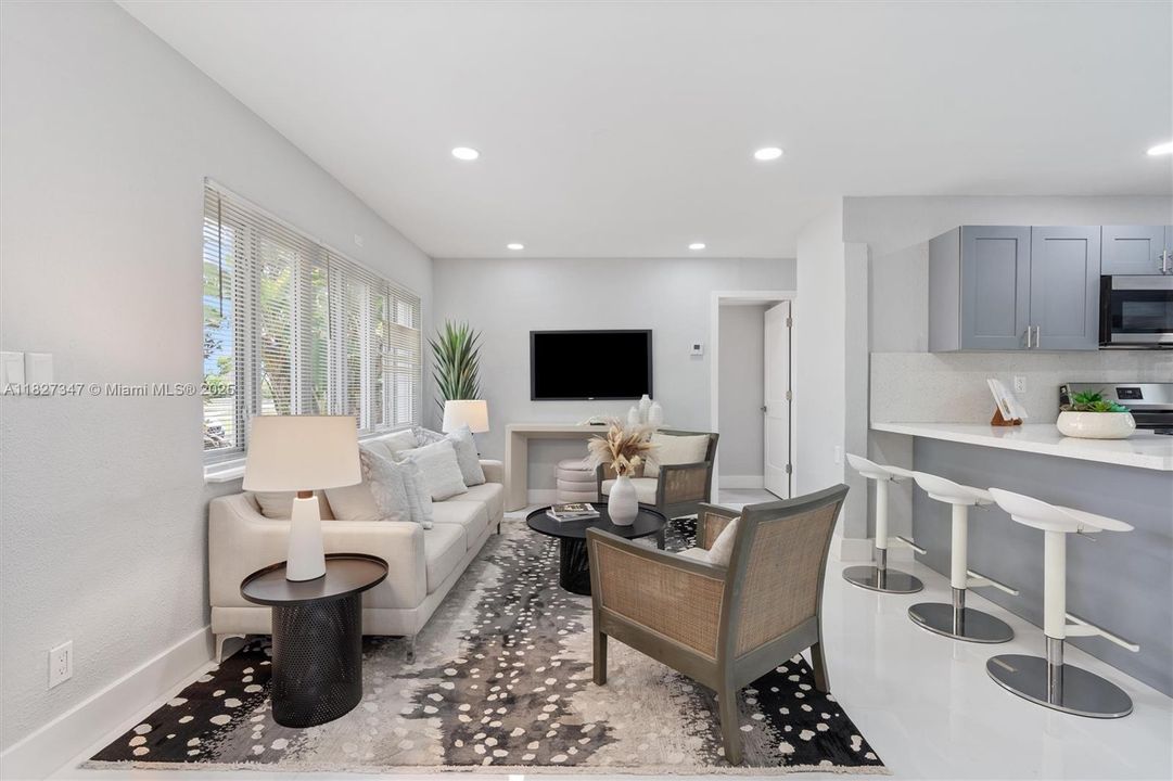 Недавно продано: $490,000 (3 спален, 2 ванн, 916 Квадратных фут)