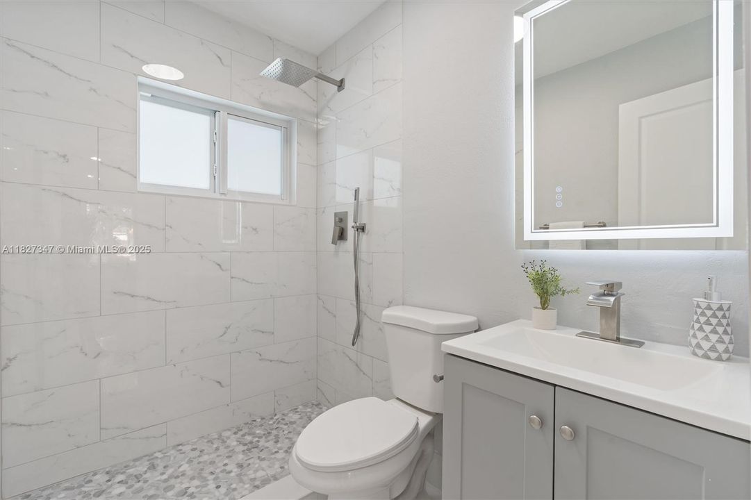 Недавно продано: $490,000 (3 спален, 2 ванн, 916 Квадратных фут)