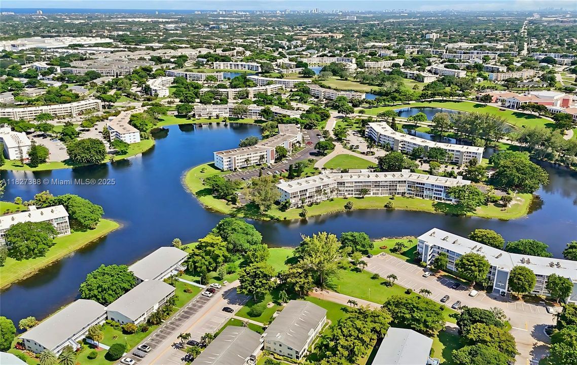 待售: $87,000 (1 贝兹, 1 浴室, 703 平方英尺)