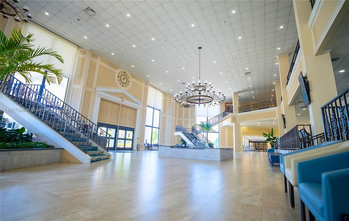 待售: $87,000 (1 贝兹, 1 浴室, 703 平方英尺)