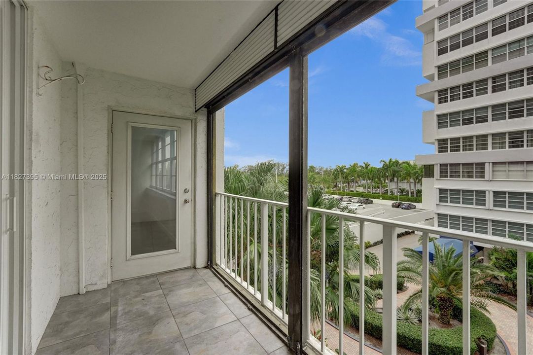 Recently Sold: $225,000 (1 beds, 1 baths, 1138 Square Feet)