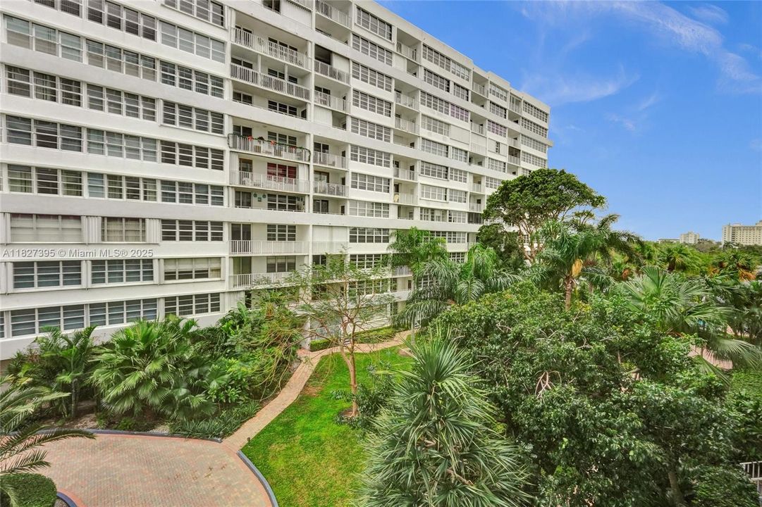 Recently Sold: $225,000 (1 beds, 1 baths, 1138 Square Feet)