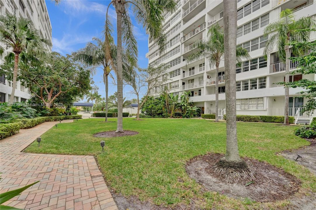 Recently Sold: $225,000 (1 beds, 1 baths, 1138 Square Feet)