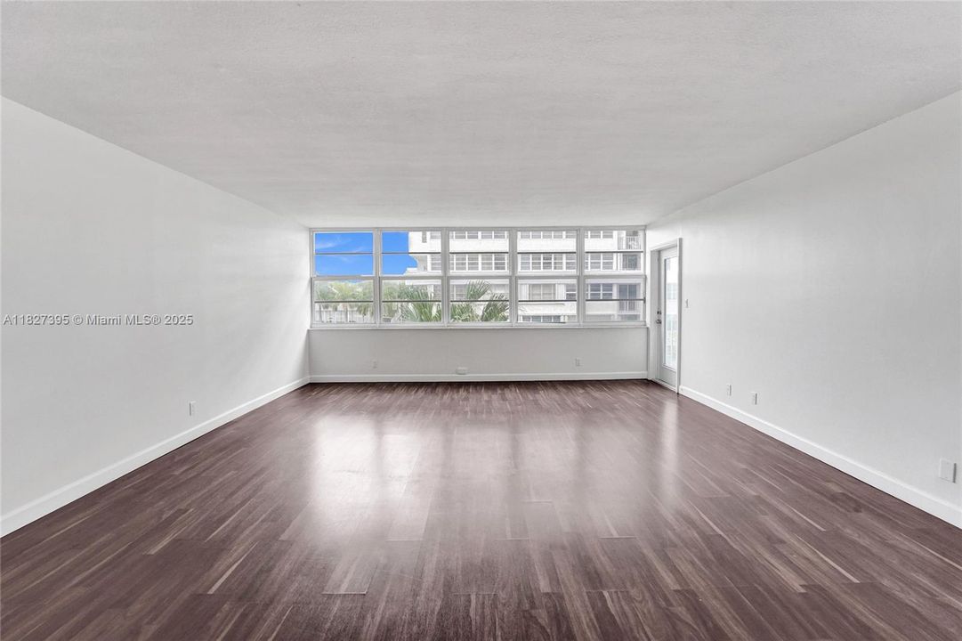 Recently Sold: $225,000 (1 beds, 1 baths, 1138 Square Feet)