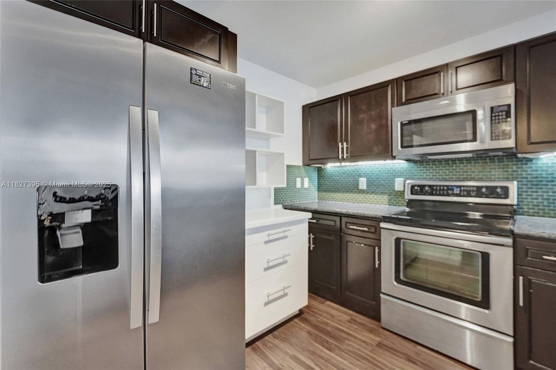 Recently Sold: $225,000 (1 beds, 1 baths, 1138 Square Feet)