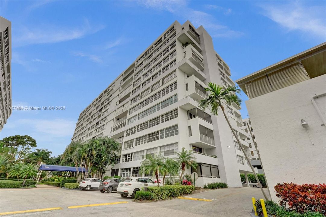 Recently Sold: $225,000 (1 beds, 1 baths, 1138 Square Feet)