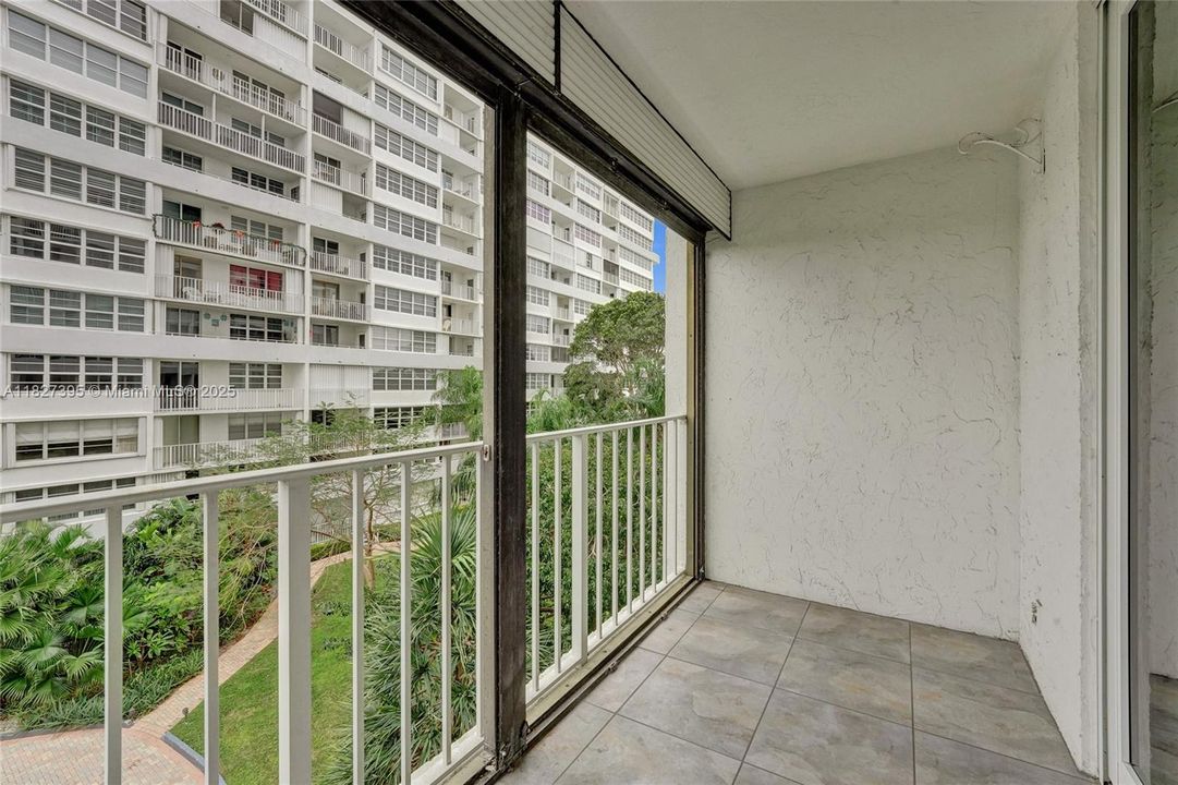 Recently Sold: $225,000 (1 beds, 1 baths, 1138 Square Feet)