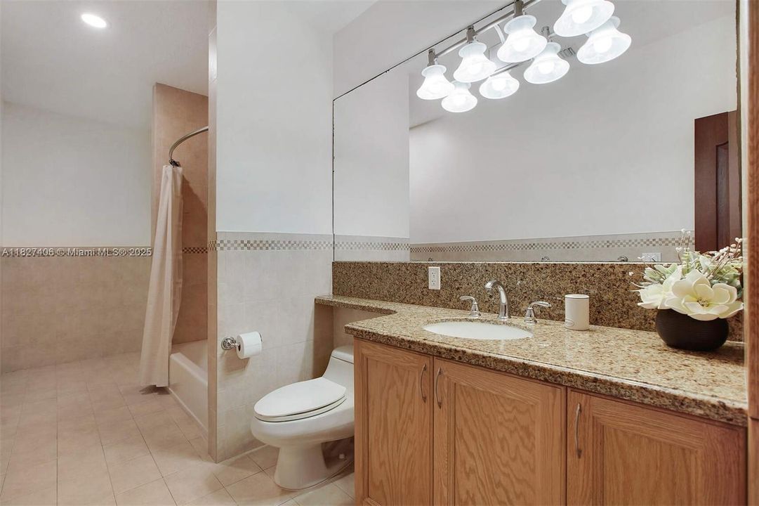 En Renta: $10,000 (4 camas, 2 baños, 2783 Pies cuadrados)