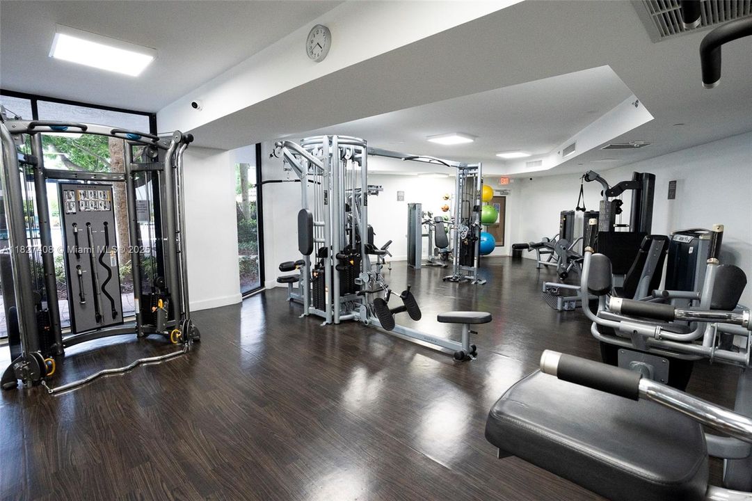 Recently Sold: $350,000 (2 beds, 2 baths, 1181 Square Feet)