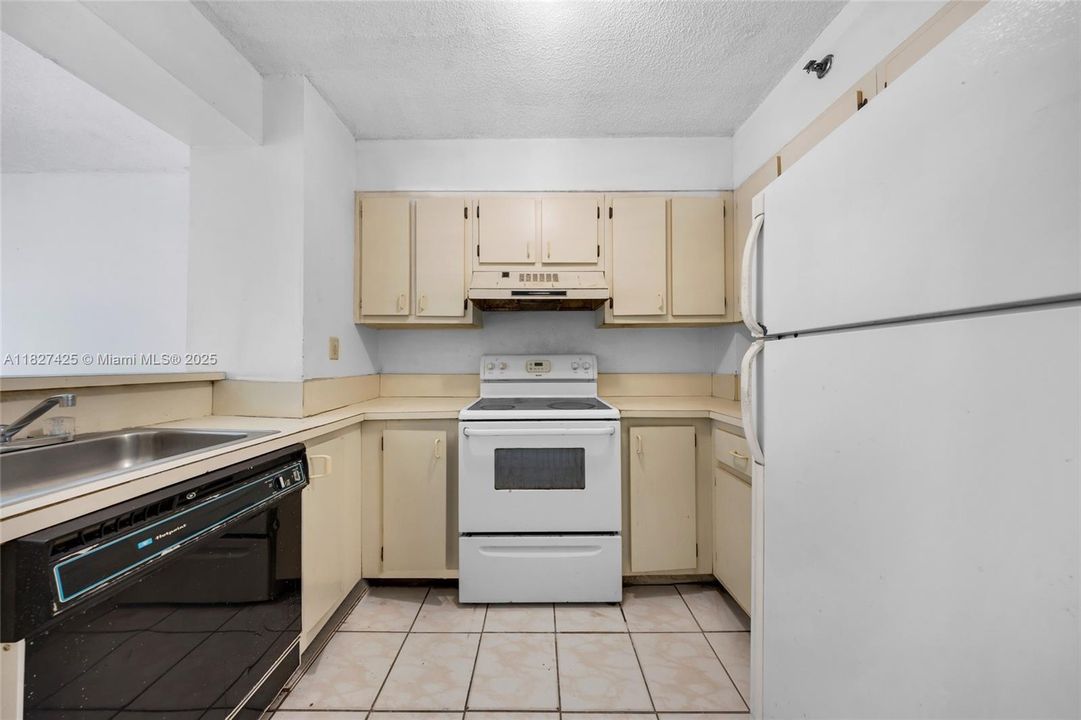 Recently Sold: $210,000 (2 beds, 1 baths, 791 Square Feet)