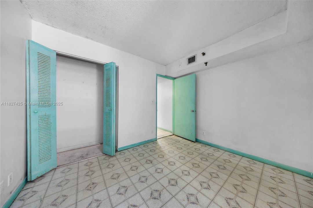 Recently Sold: $210,000 (2 beds, 1 baths, 791 Square Feet)