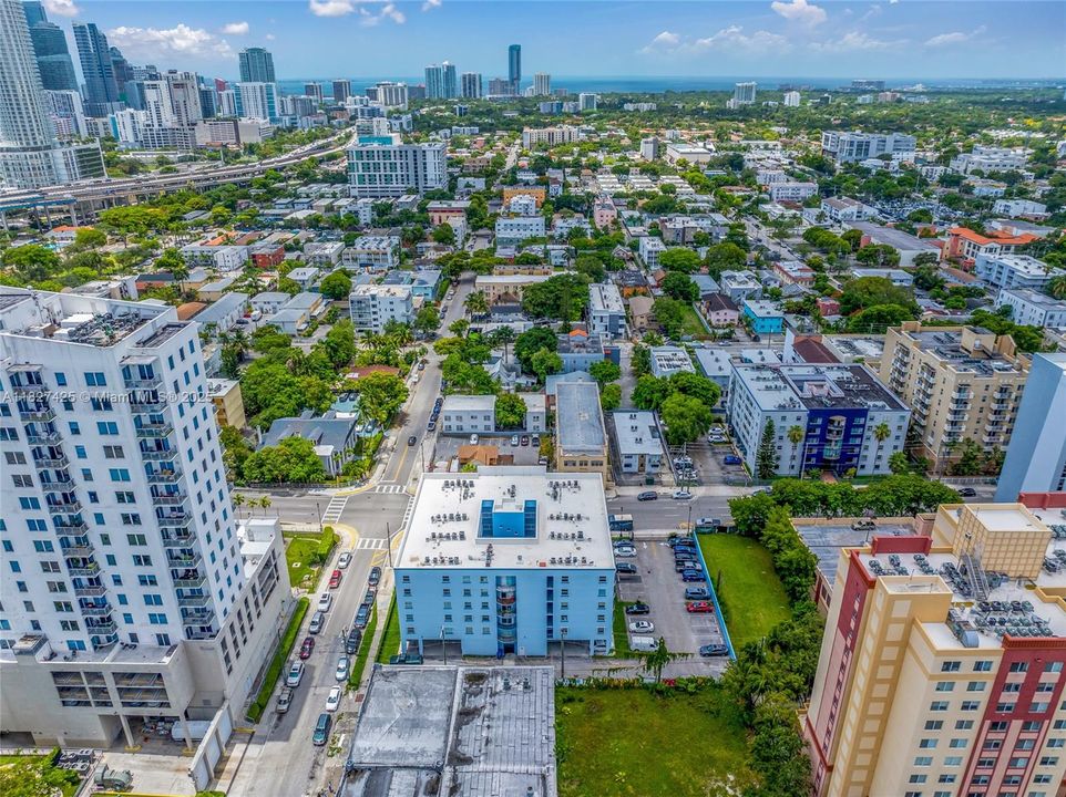 Recently Sold: $210,000 (2 beds, 1 baths, 791 Square Feet)