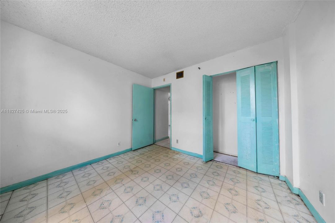 Recently Sold: $210,000 (2 beds, 1 baths, 791 Square Feet)