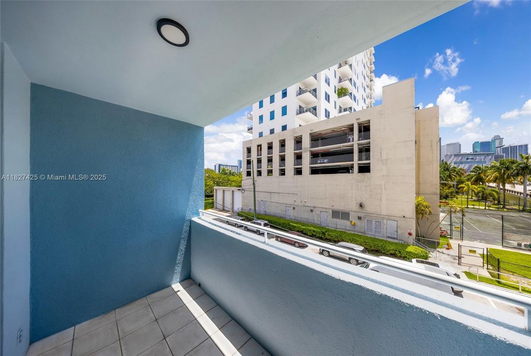 Recently Sold: $210,000 (2 beds, 1 baths, 791 Square Feet)