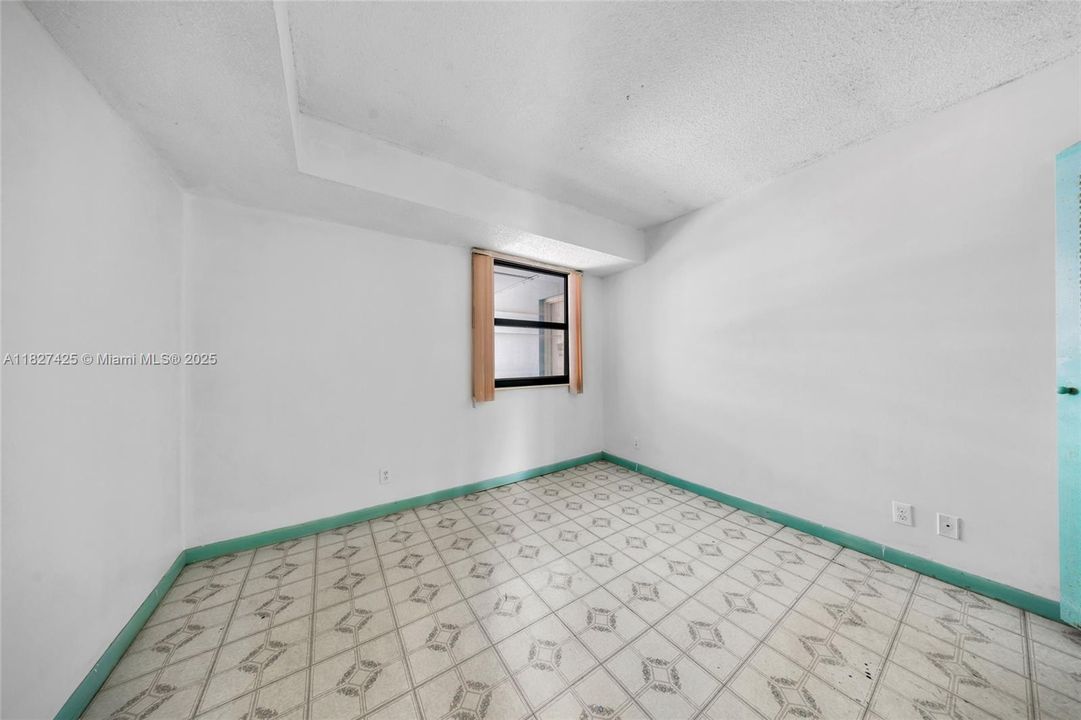 Recently Sold: $210,000 (2 beds, 1 baths, 791 Square Feet)