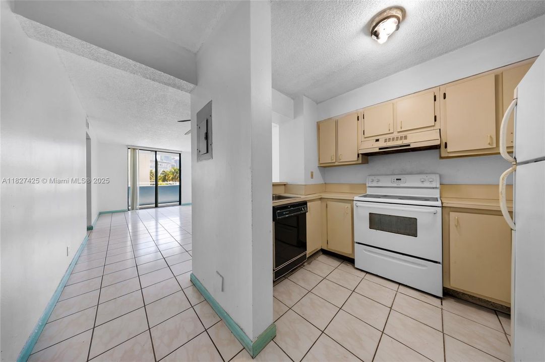 Recently Sold: $210,000 (2 beds, 1 baths, 791 Square Feet)