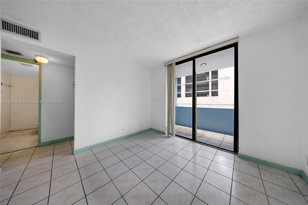 Recently Sold: $210,000 (2 beds, 1 baths, 791 Square Feet)