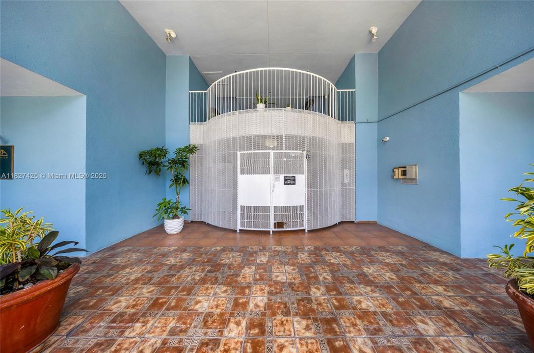 Recently Sold: $210,000 (2 beds, 1 baths, 791 Square Feet)