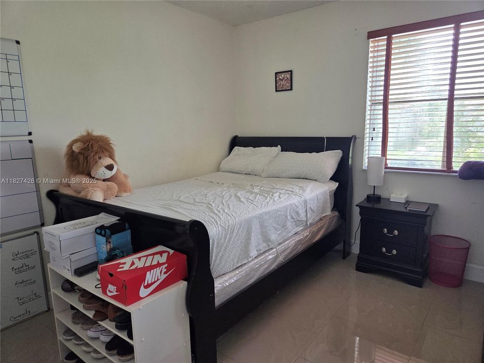 На продажу: $274,817 (1 спален, 1 ванн, 904 Квадратных фут)